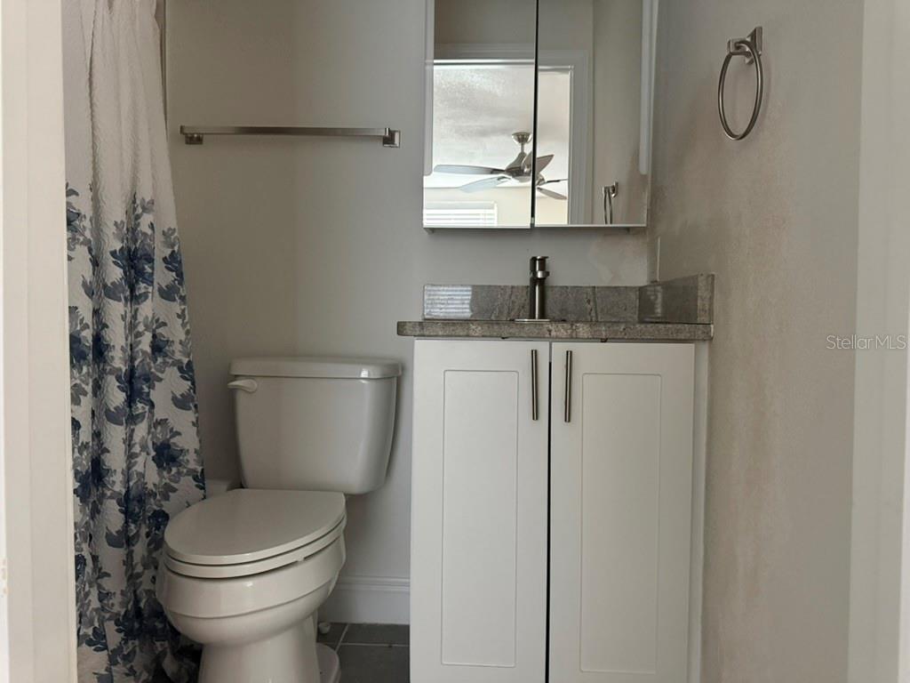1512 W KIRBY ST — photo 21