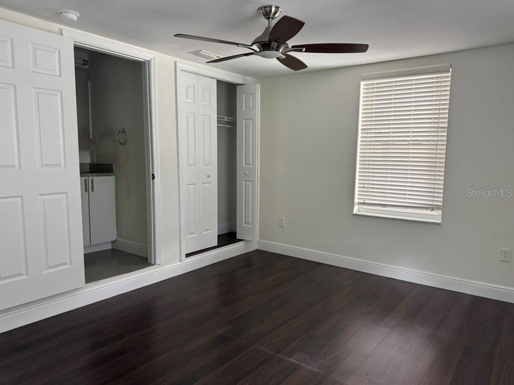 1512 W KIRBY ST — photo 19