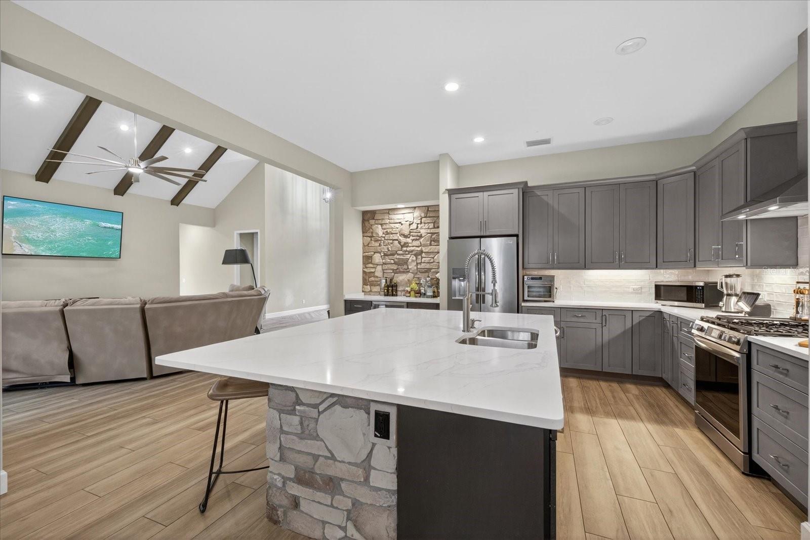 1208 SUNSET LN — photo 14