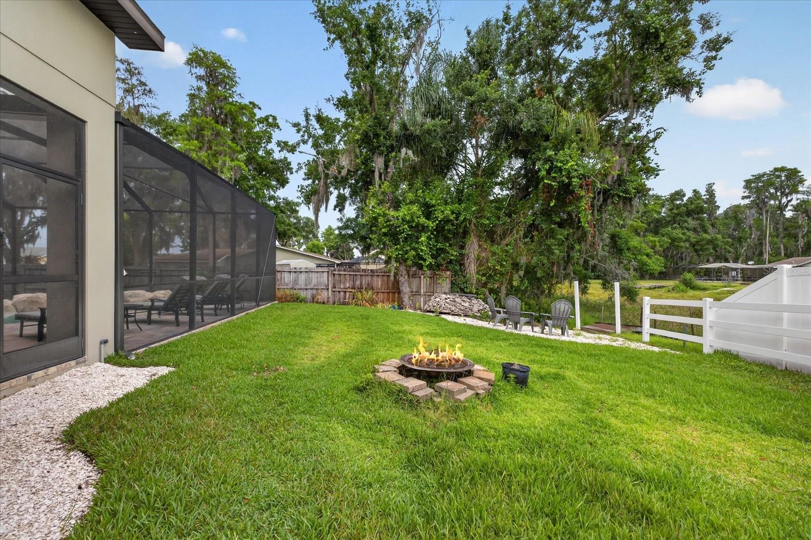 1208 SUNSET LN — photo 32