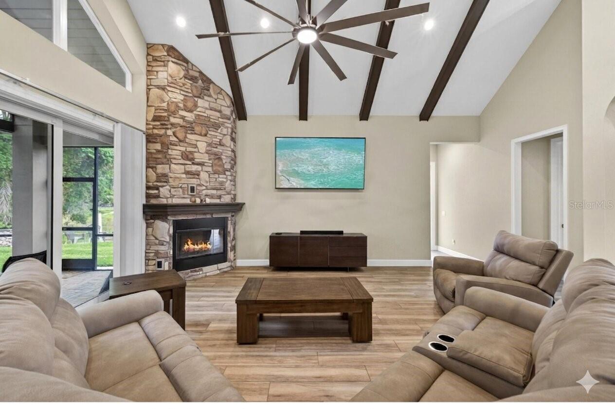 1208 SUNSET LN — photo 2