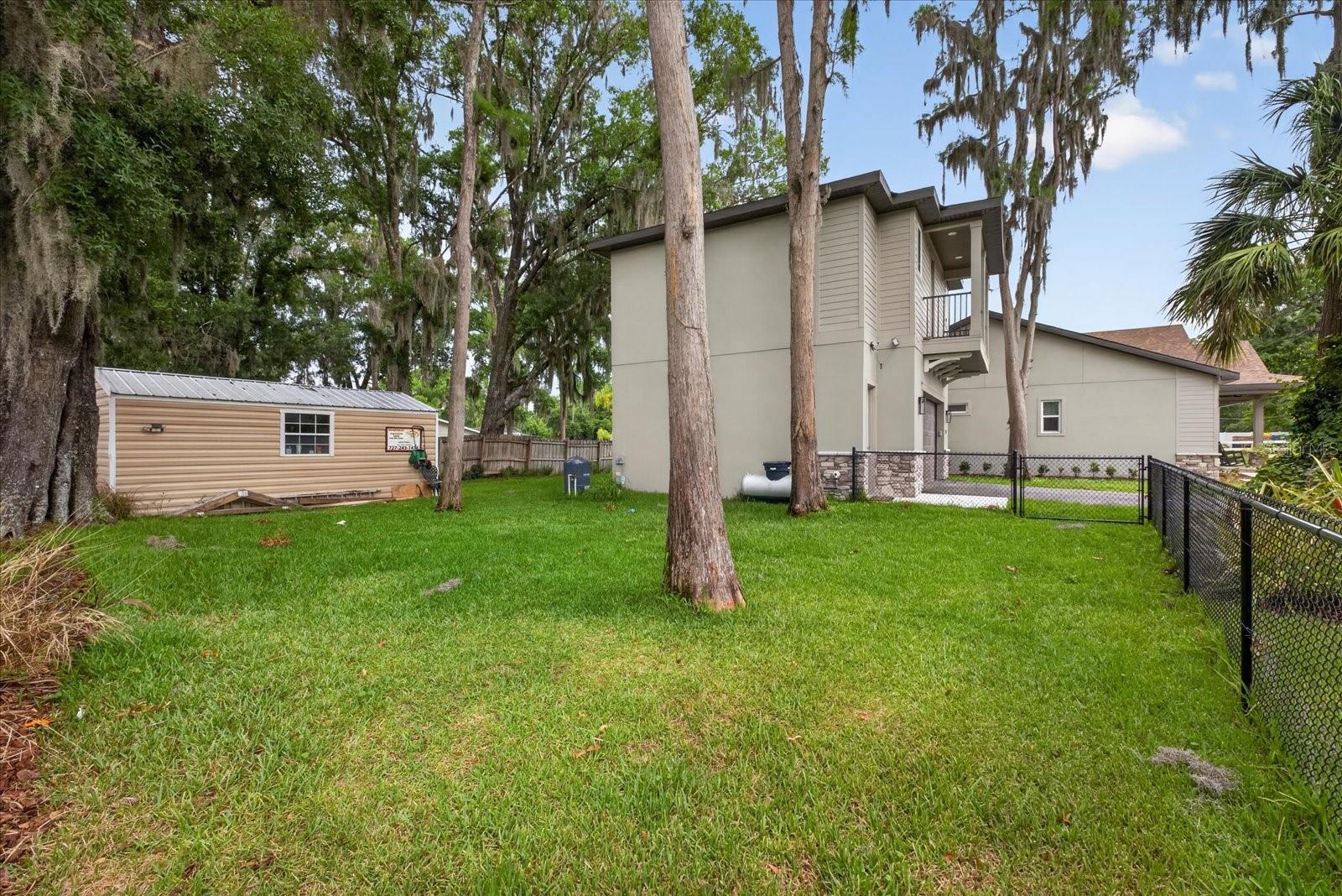 1208 SUNSET LN — photo 41