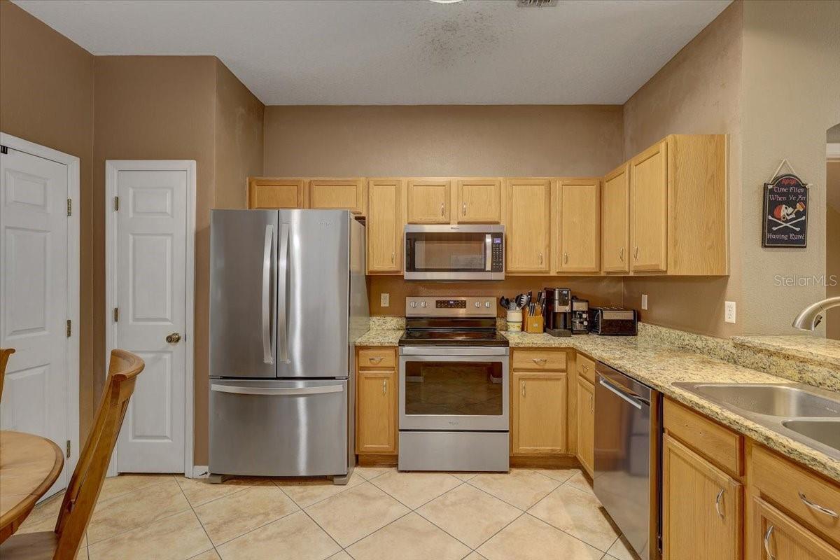 11208 WINDSOR PLACE CIR — photo 6