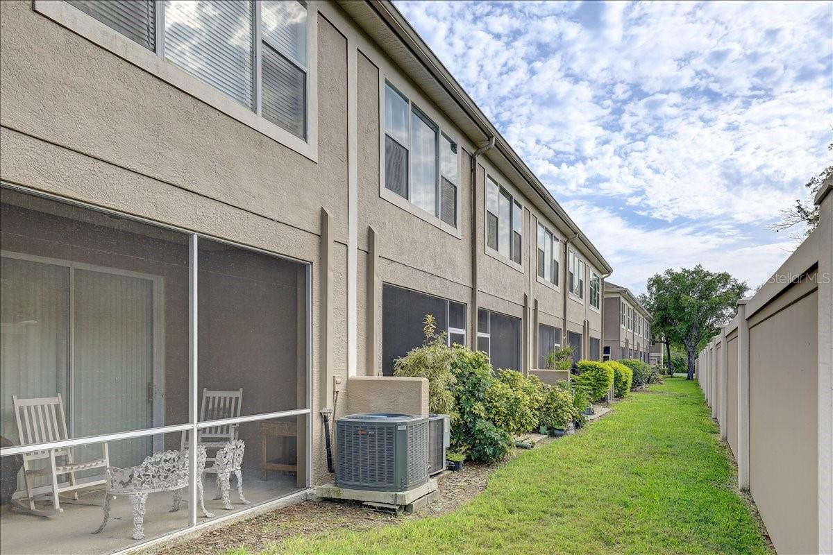 11208 WINDSOR PLACE CIR — photo 28