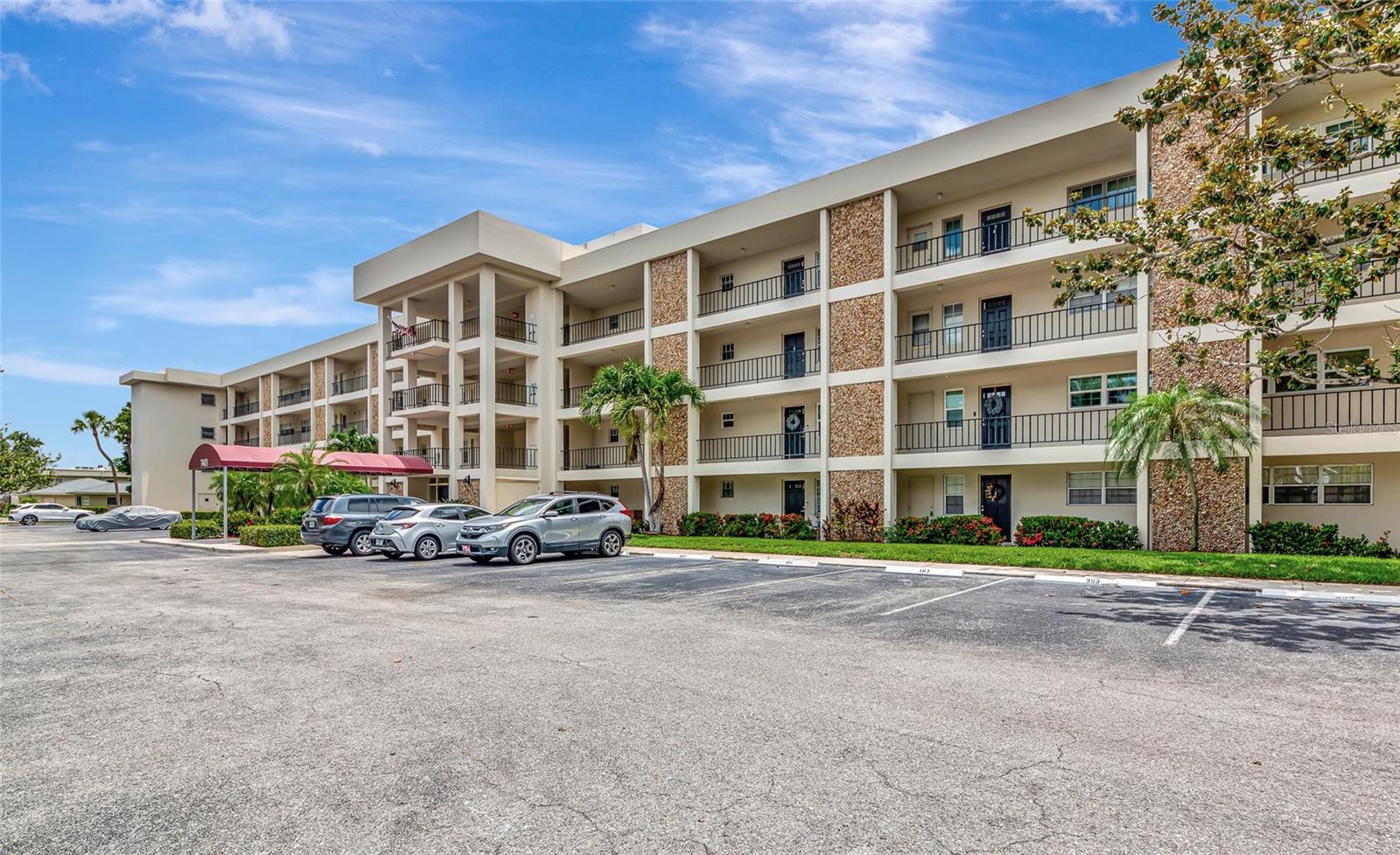 7461 W COUNTRY CLUB DR N #203 — photo 44