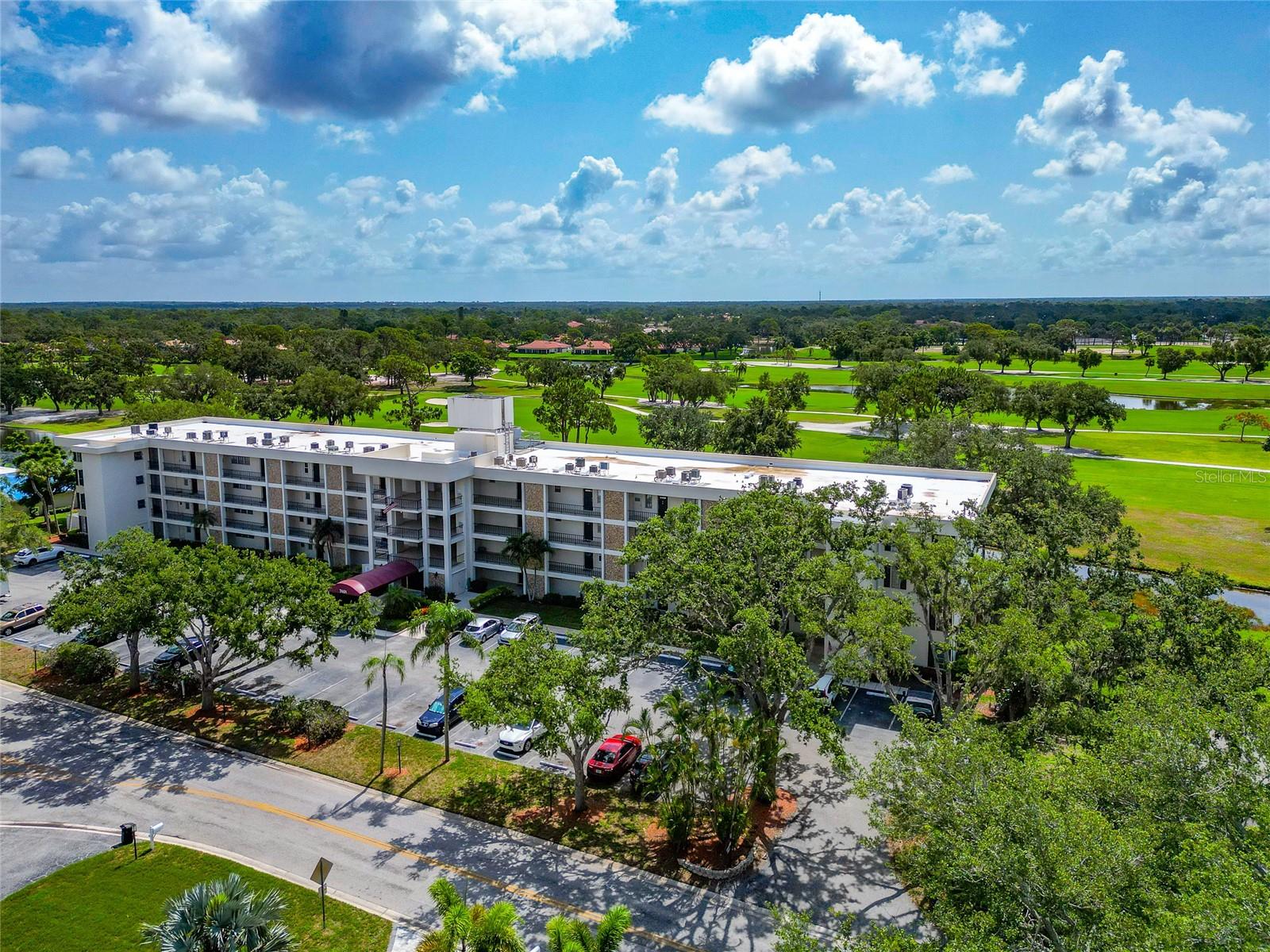 7461 W COUNTRY CLUB DR N #203 — photo 49