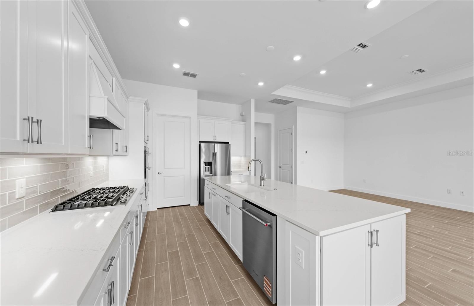 10362 BLUE RUNNER DR — photo 8