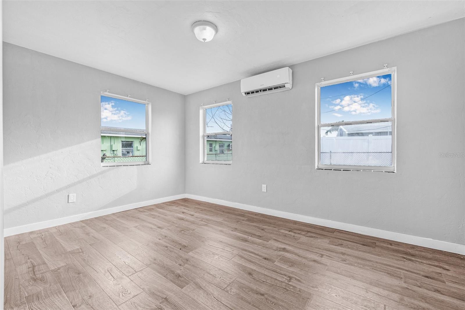 30 LYNN WAY — photo 8