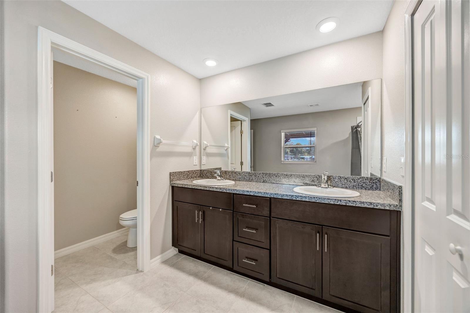 138 RAIN BERRY AVE — photo 30