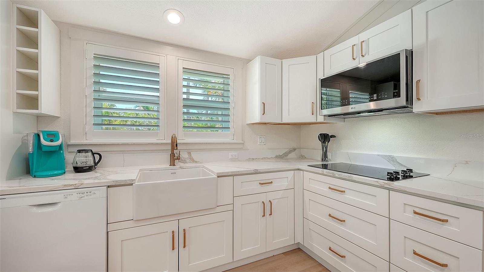 3708 SANDSPUR LN — photo 42