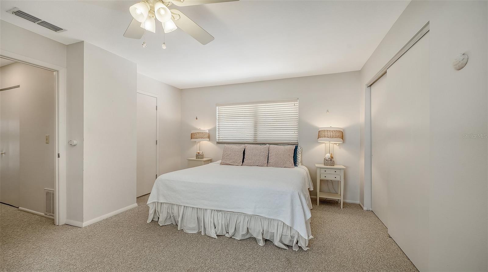 3708 SANDSPUR LN — photo 33