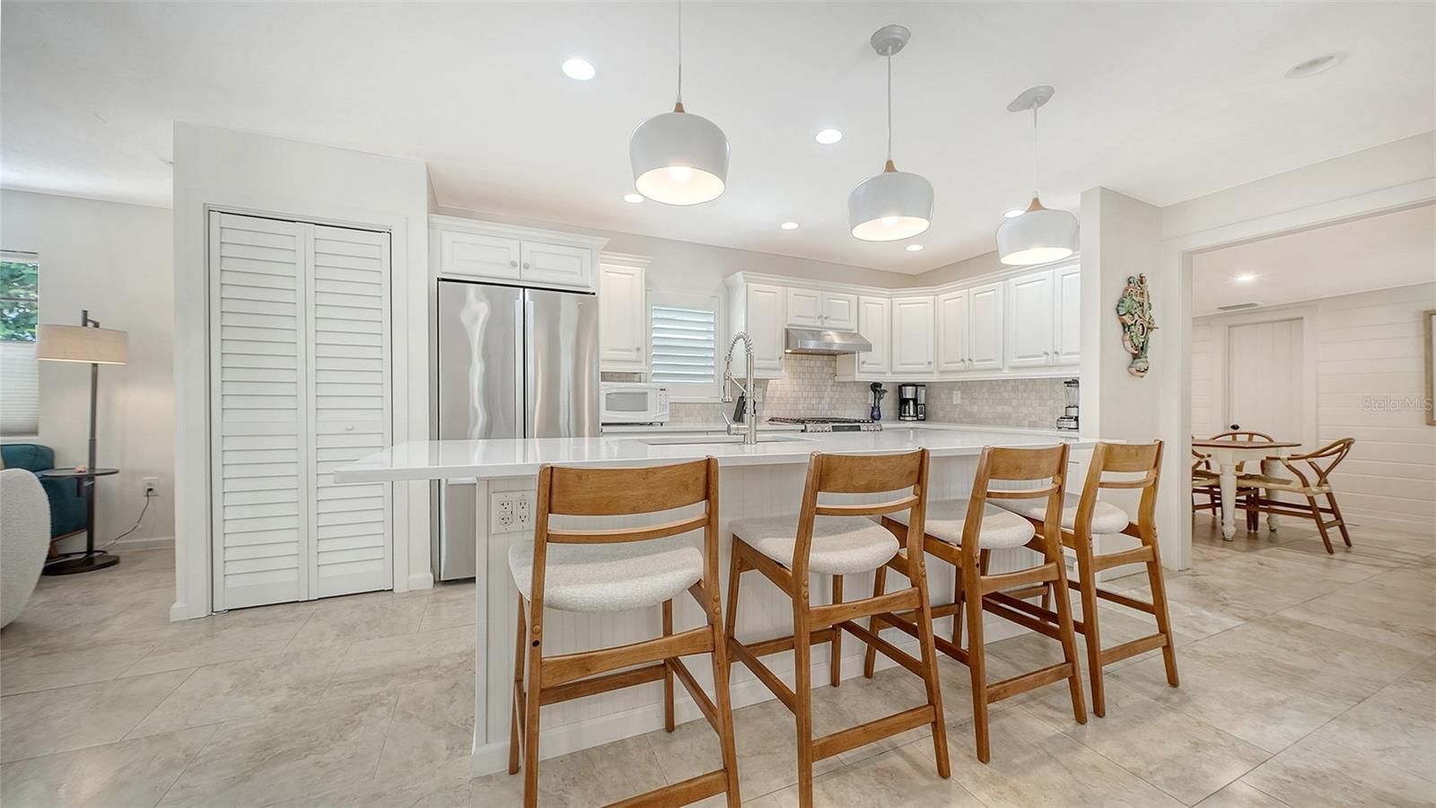 3708 SANDSPUR LN — photo 18
