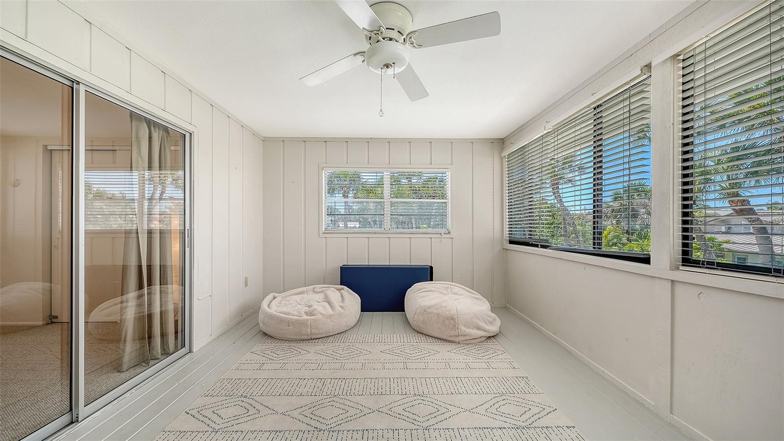 3708 SANDSPUR LN — photo 37
