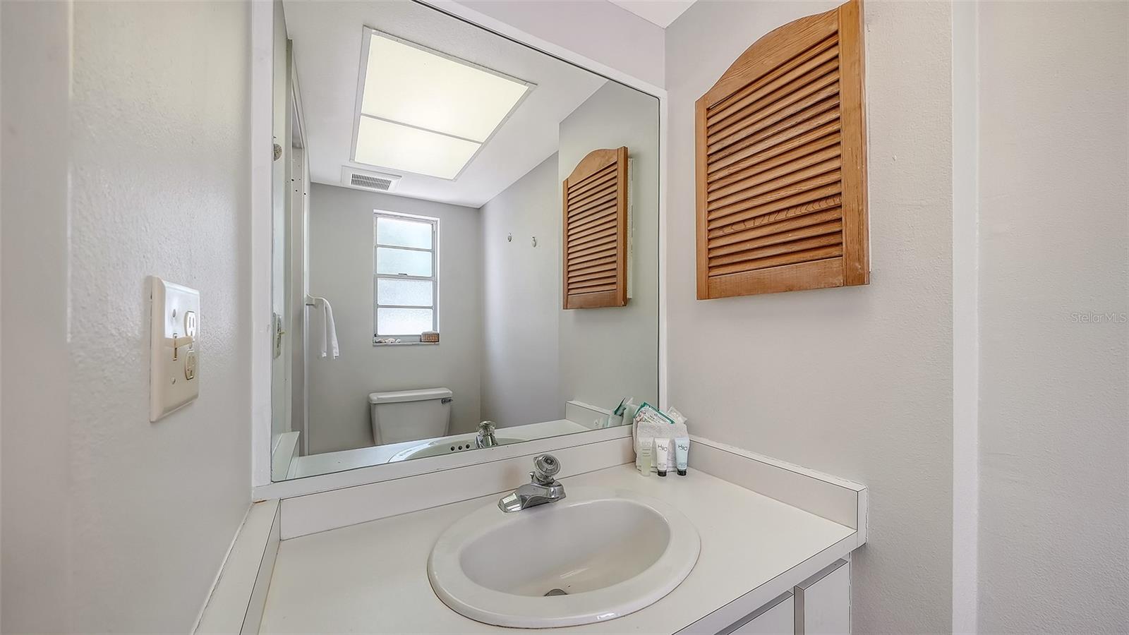 3708 SANDSPUR LN — photo 35