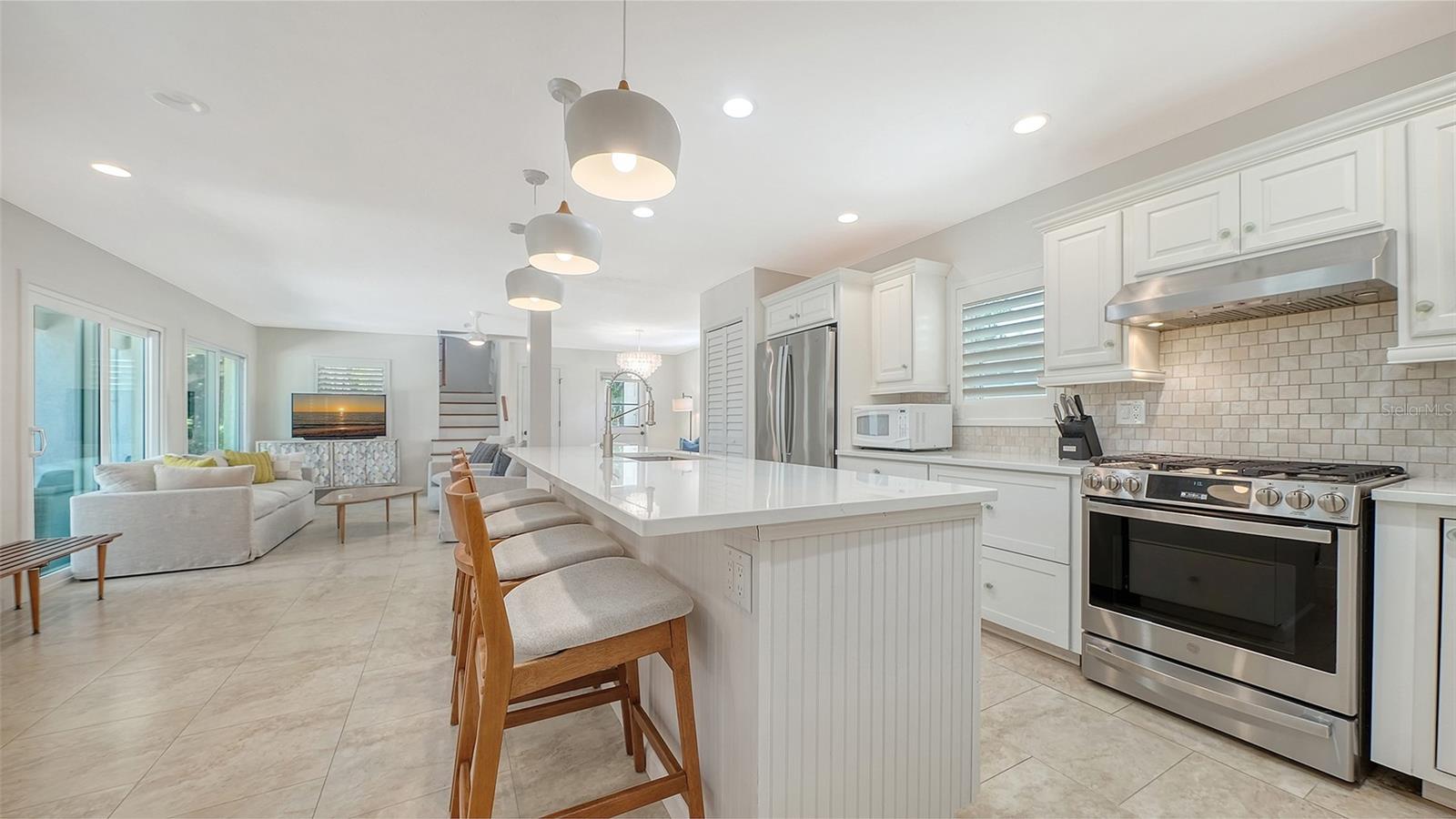 3708 SANDSPUR LN — photo 11