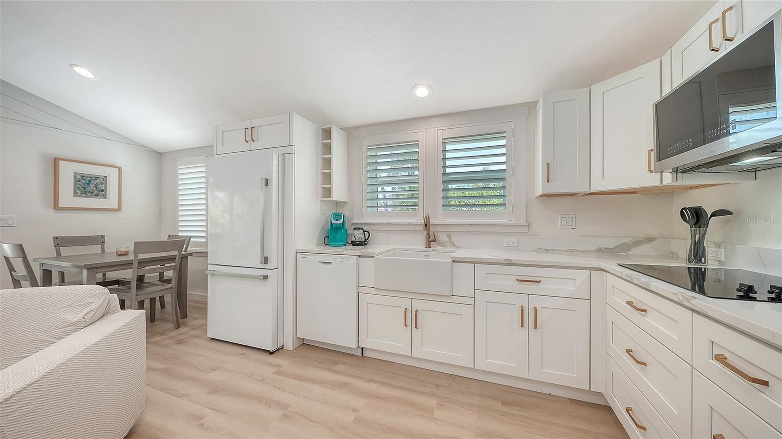 3708 SANDSPUR LN — photo 43