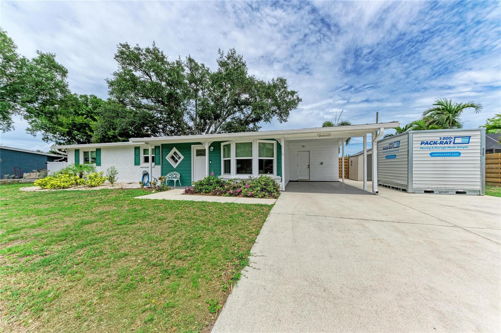 2317 S TUTTLE AVE — photo 4