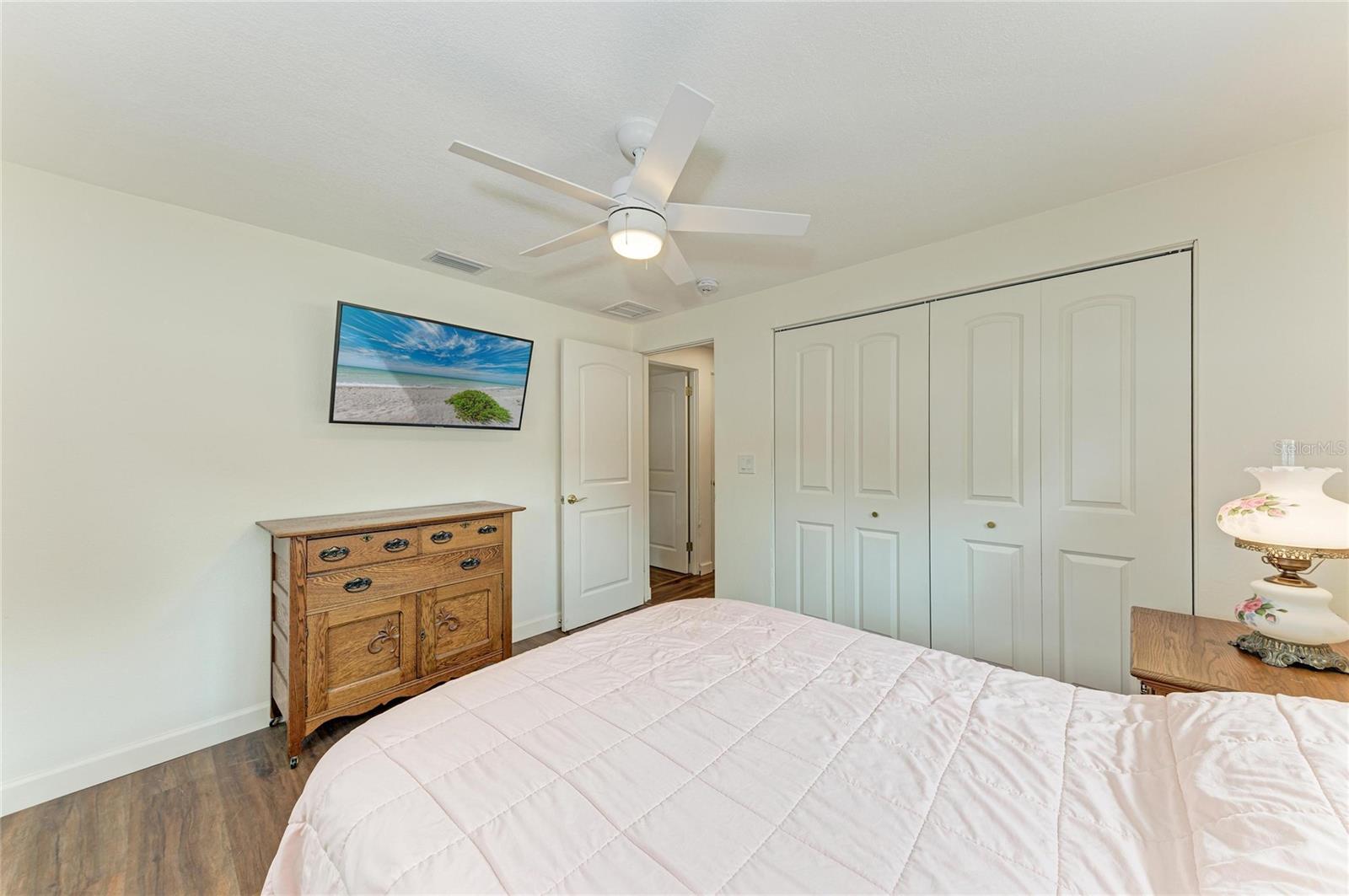 2317 S TUTTLE AVE — photo 29