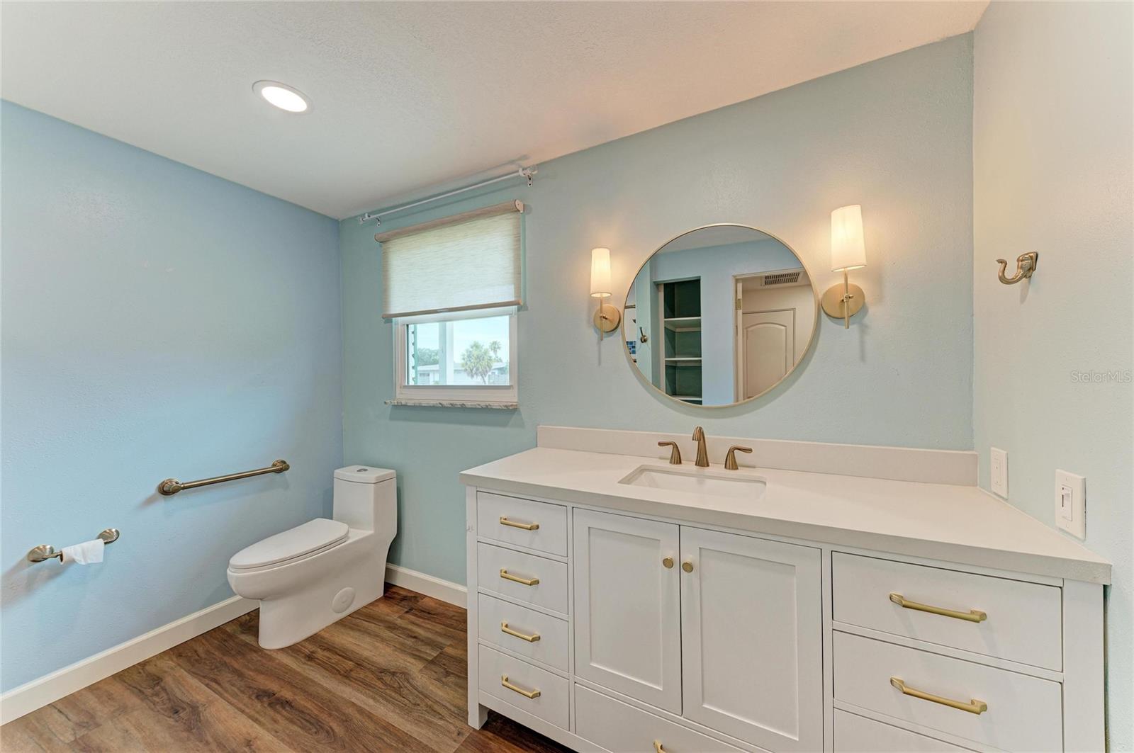2317 S TUTTLE AVE — photo 24