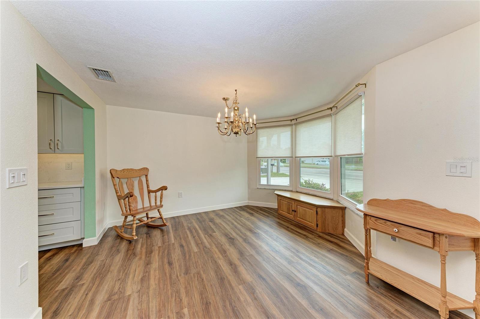 2317 S TUTTLE AVE — photo 16