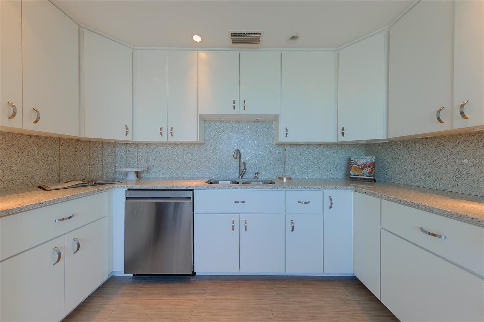 8 BELLEVIEW BLVD #507 — photo 18