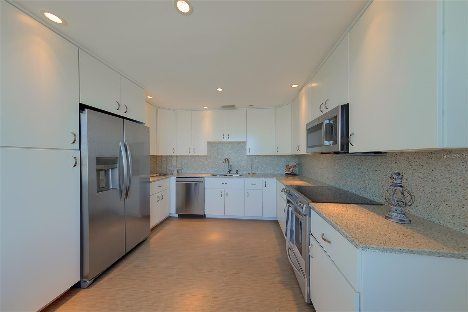 8 BELLEVIEW BLVD #507 — photo 17