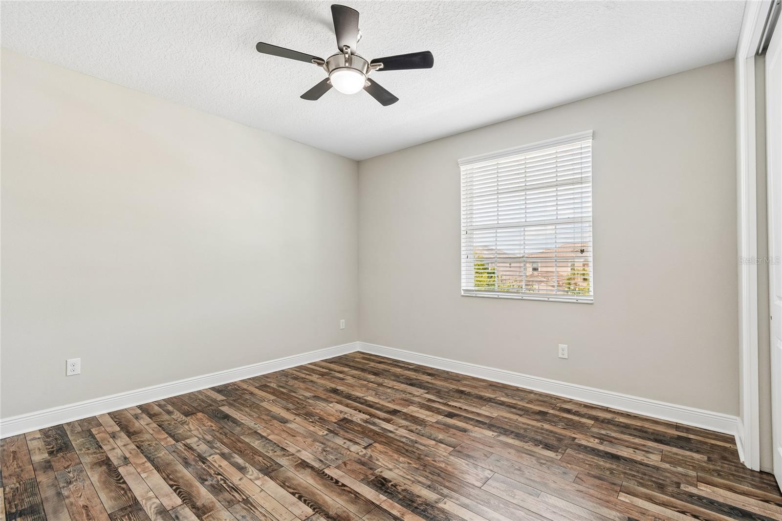 30229 SOUTHERNWOOD CT — photo 52