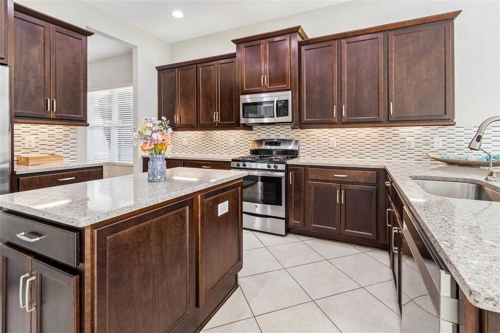30229 SOUTHERNWOOD CT — photo 27