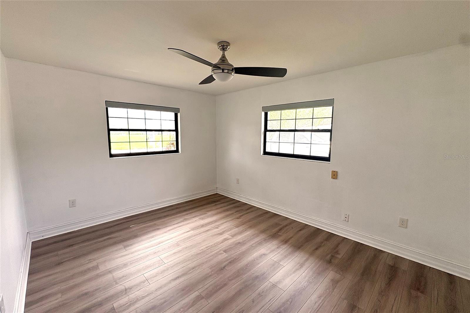 1349 VIEWTOP DR — photo 16