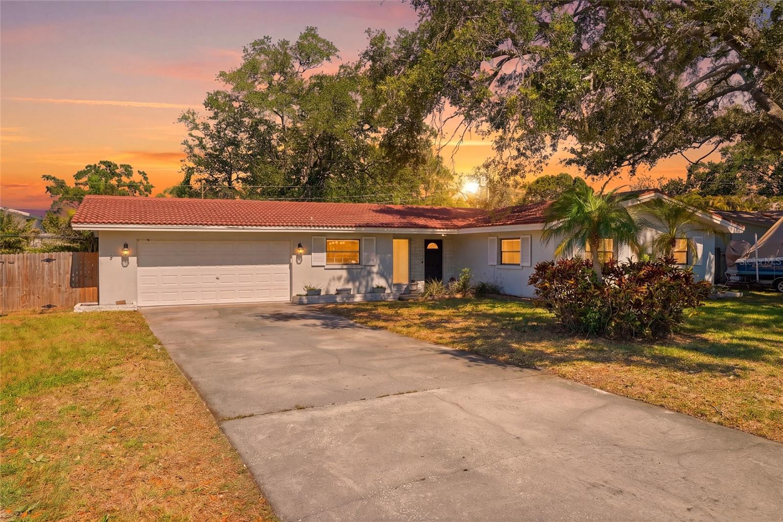1349 VIEWTOP DR — photo 2