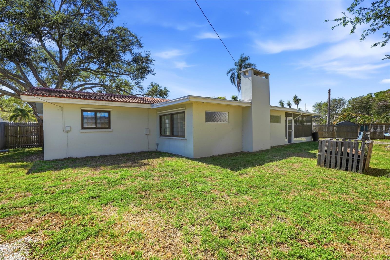 1349 VIEWTOP DR — photo 28