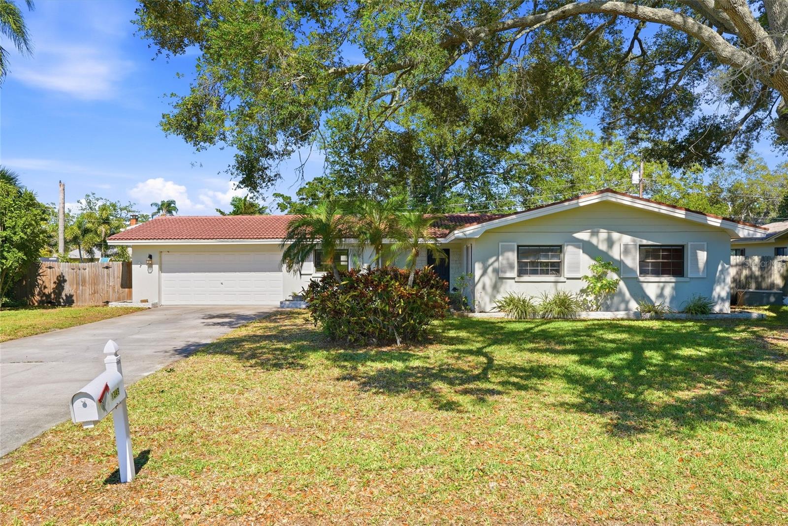 1349 VIEWTOP DR — photo 3