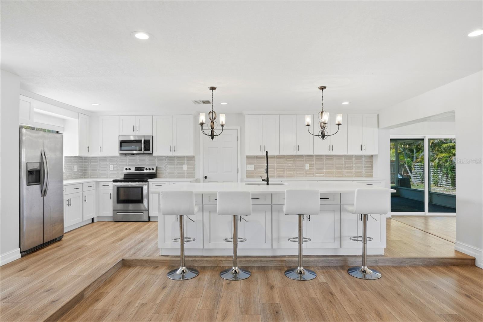 1349 VIEWTOP DR — photo 8