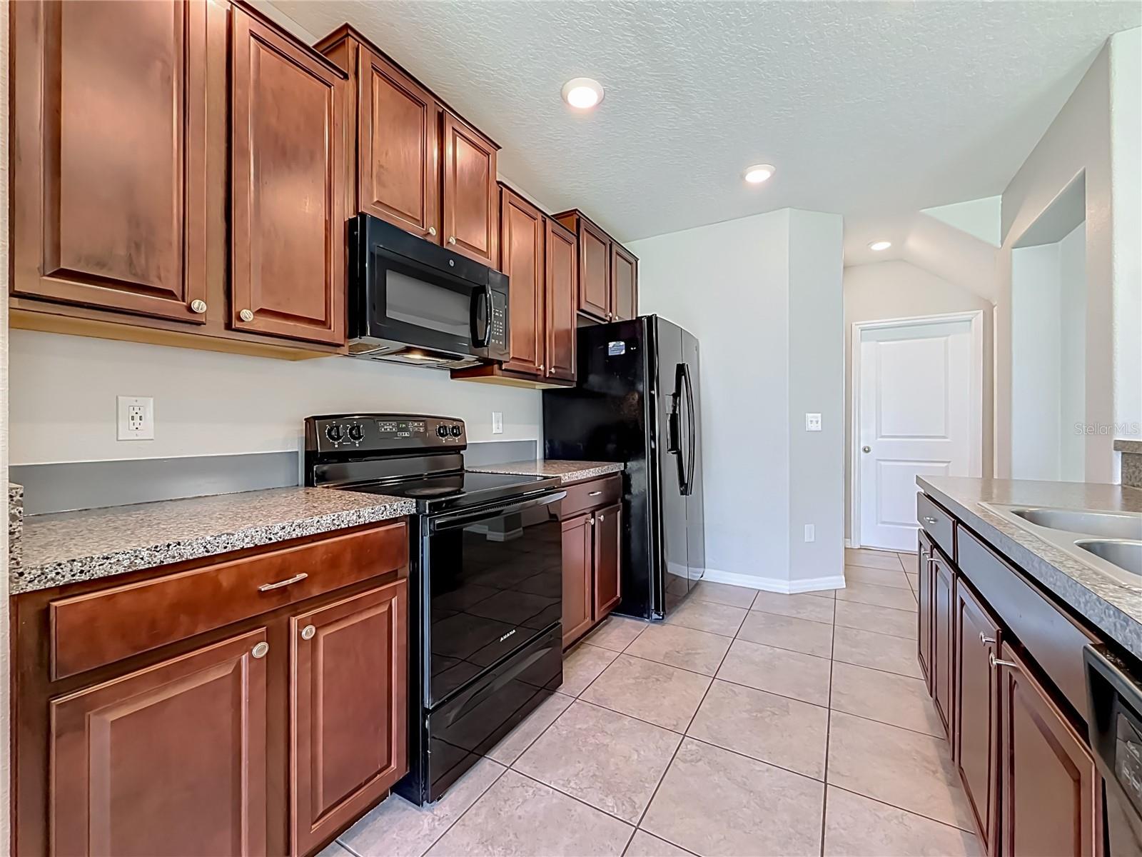 7405 EVENING PRIMROSE CT — photo 14