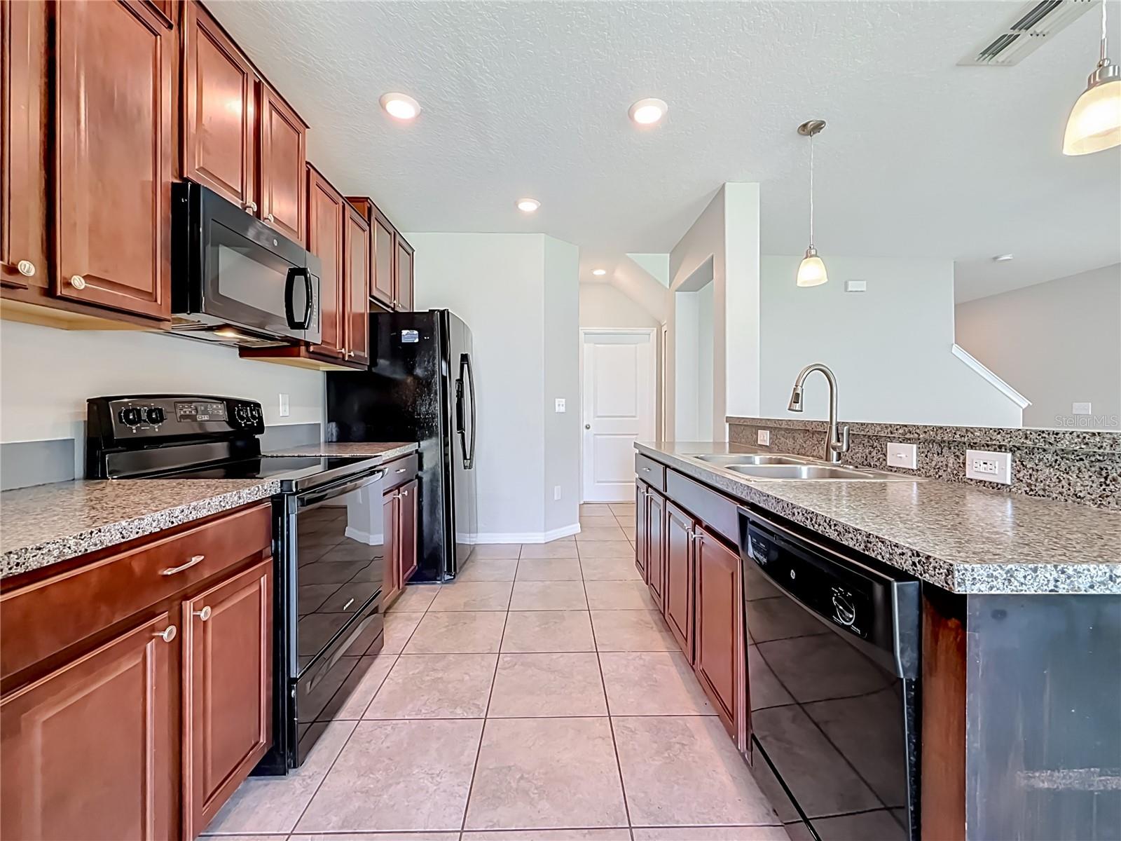 7405 EVENING PRIMROSE CT — photo 15