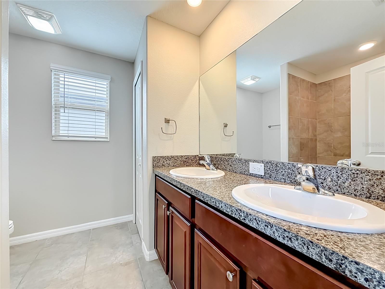 7405 EVENING PRIMROSE CT — photo 32