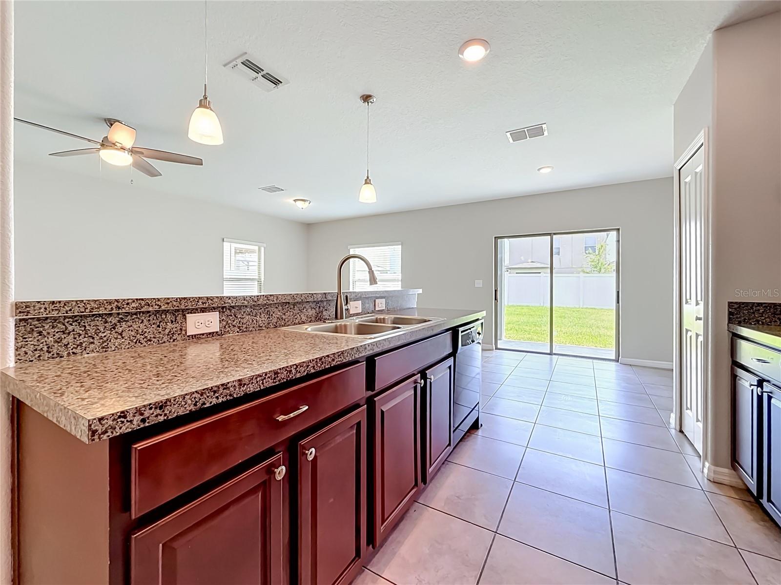 7405 EVENING PRIMROSE CT — photo 18