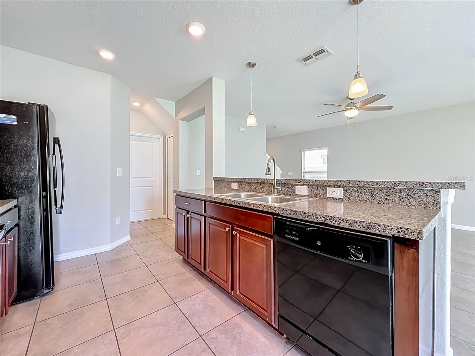 7405 EVENING PRIMROSE CT — photo 16