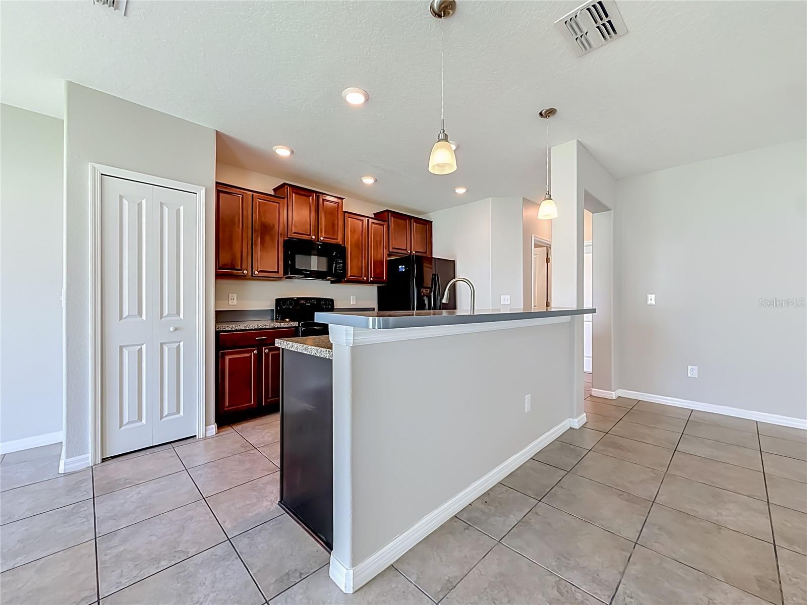 7405 EVENING PRIMROSE CT — photo 13