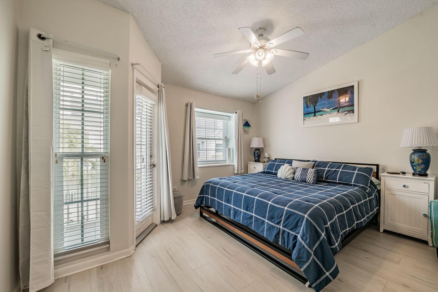 17960 GULF BLVD #121 — photo 23