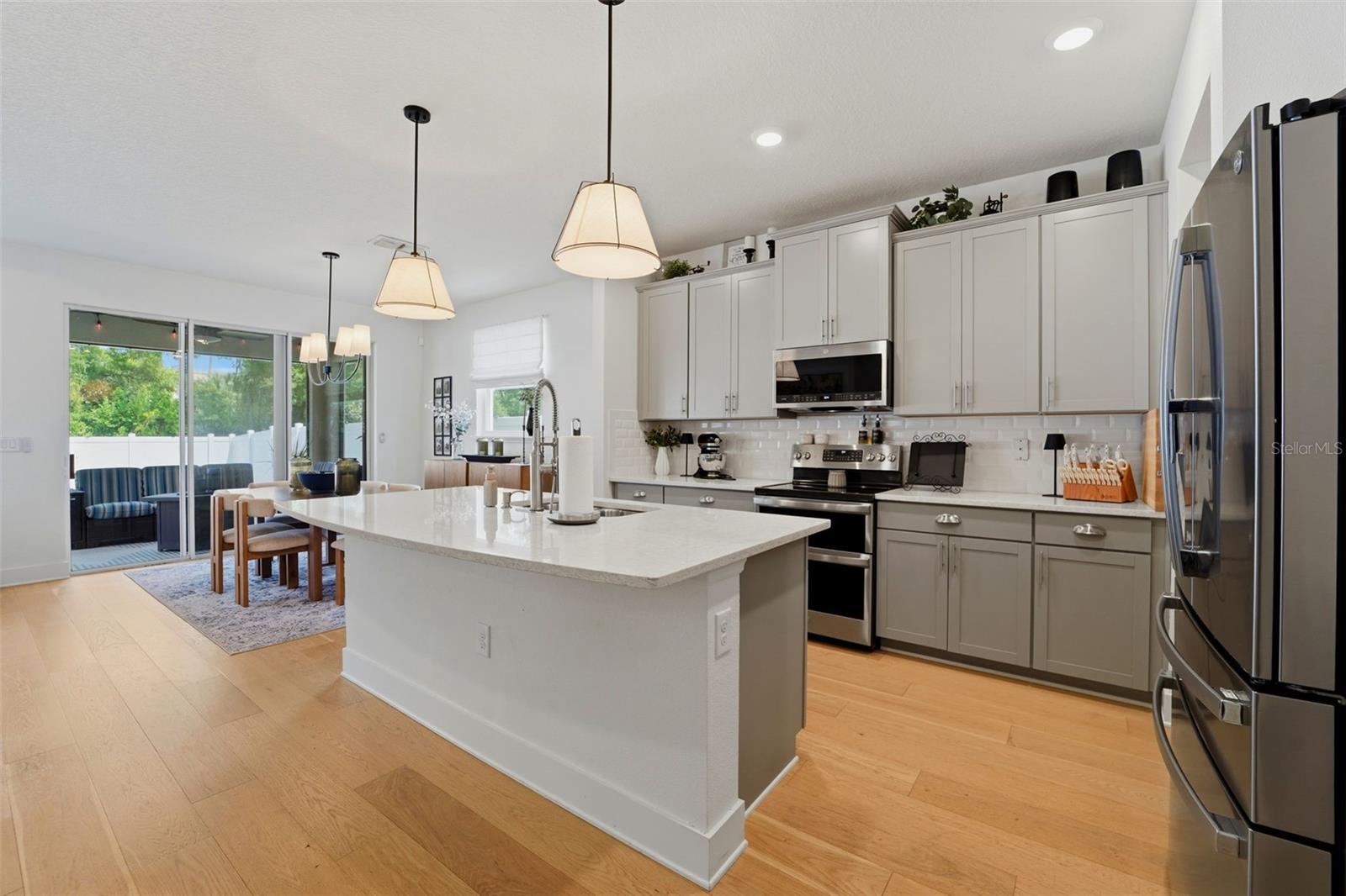8020 PRAISE DR — photo 2