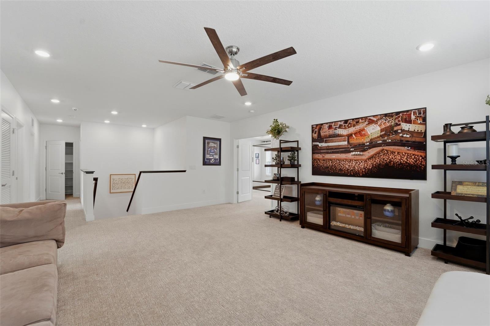 8020 PRAISE DR — photo 26