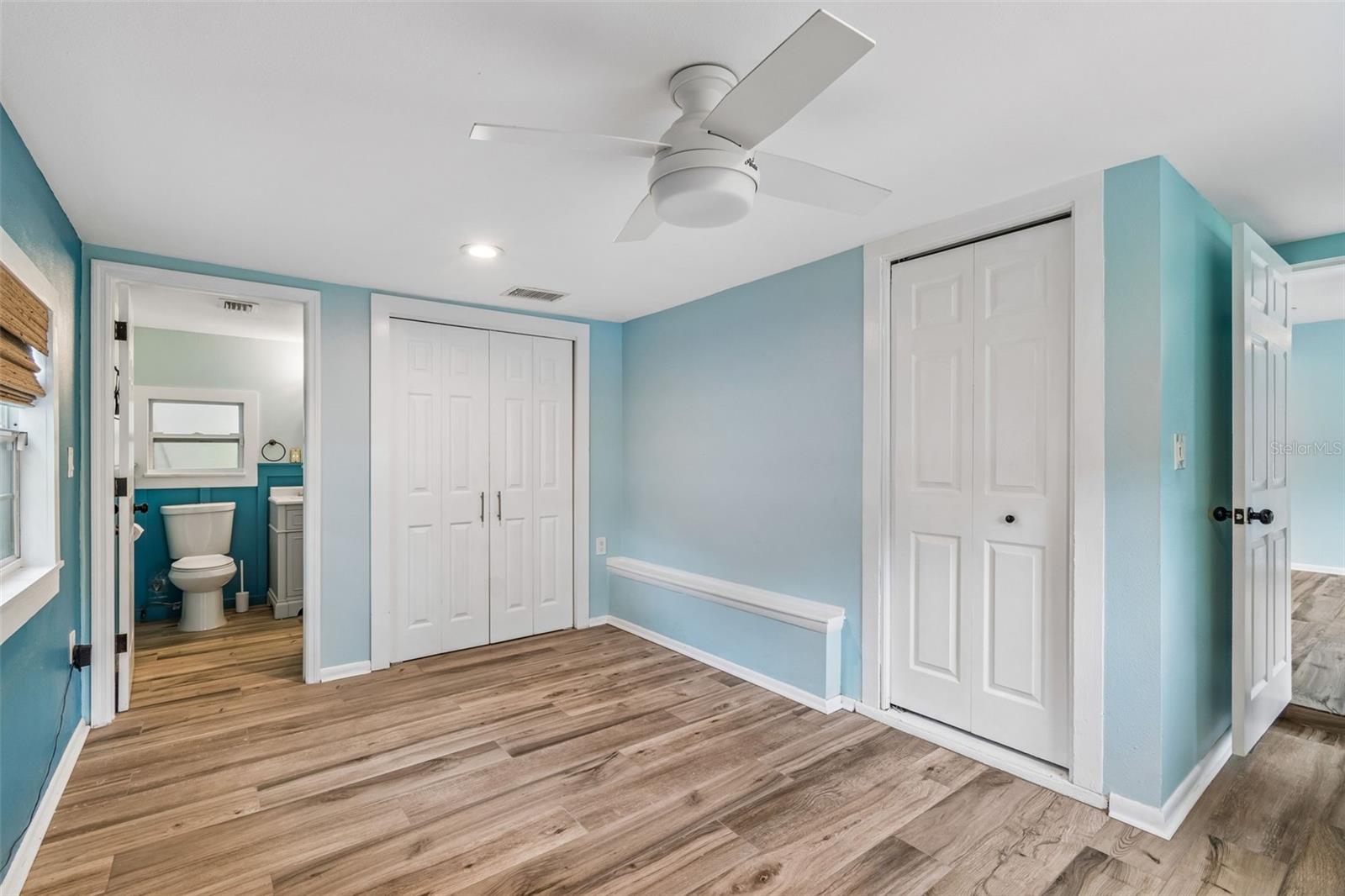 1304 E KNOLLWOOD ST — photo 16