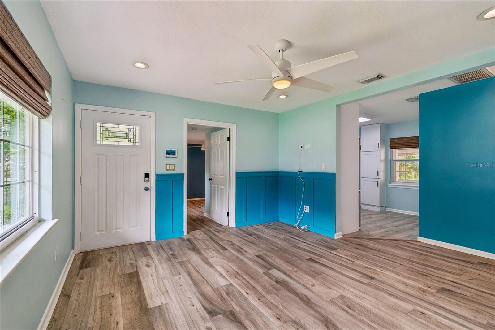 1304 E KNOLLWOOD ST — photo 11