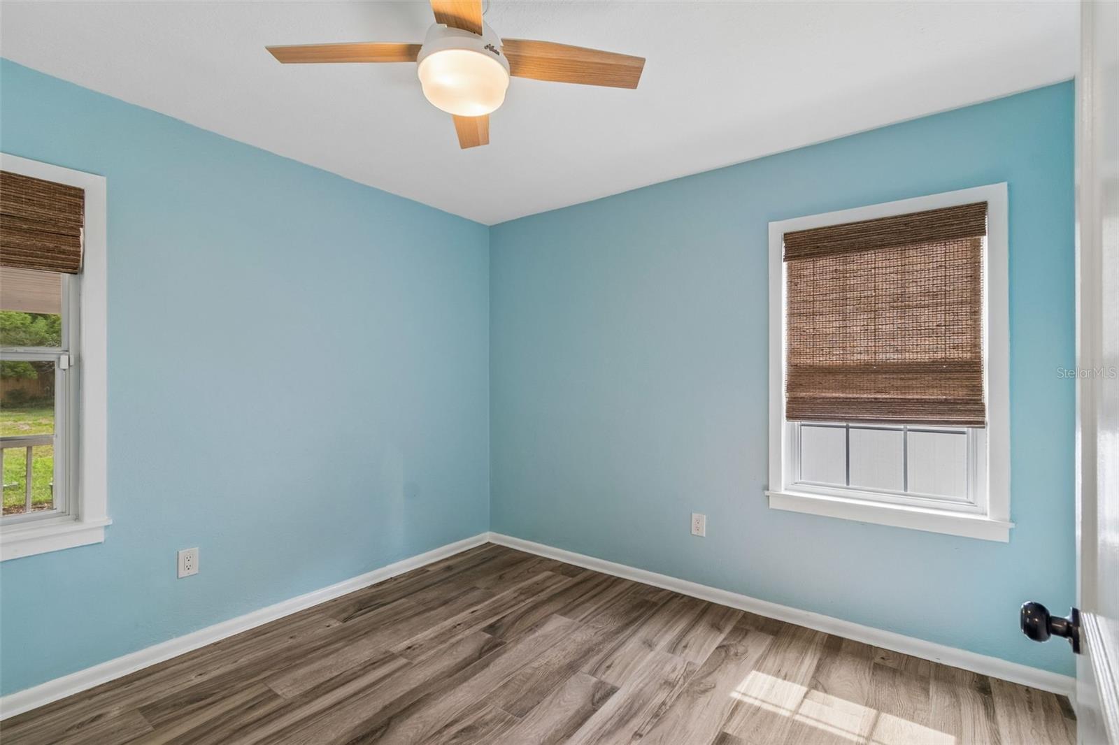 1304 E KNOLLWOOD ST — photo 20