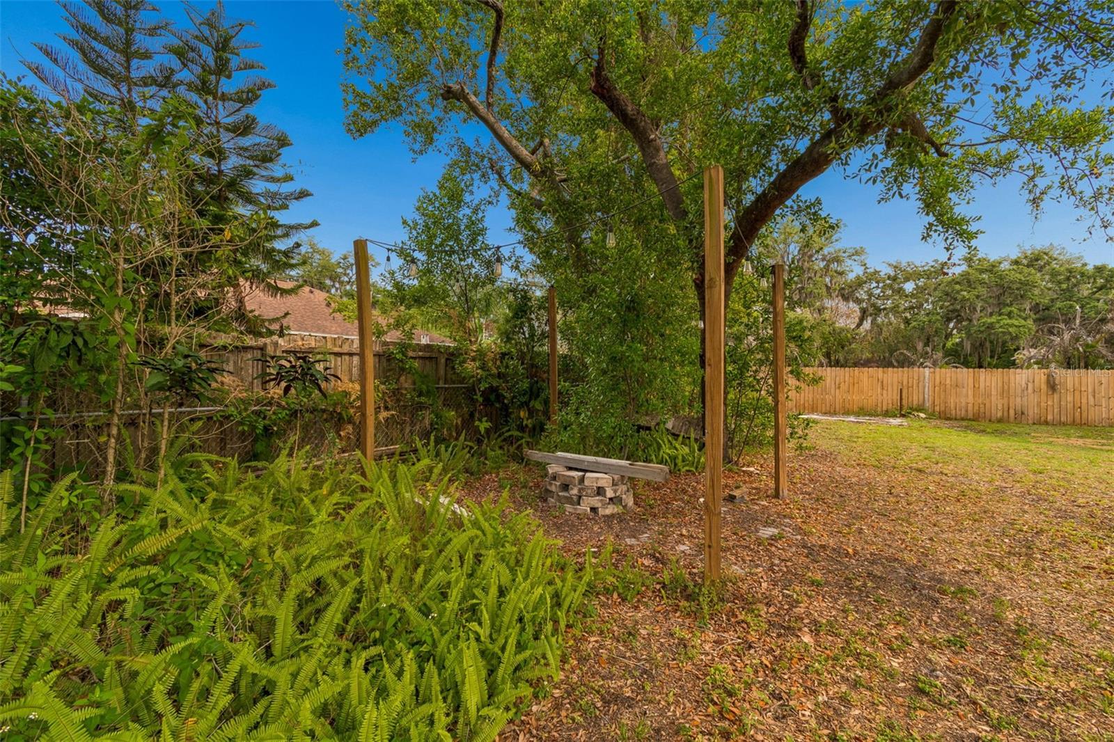 1304 E KNOLLWOOD ST — photo 25