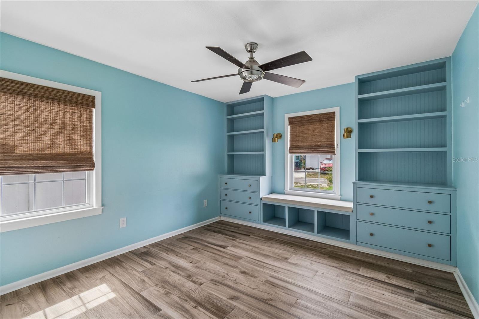 1304 E KNOLLWOOD ST — photo 5