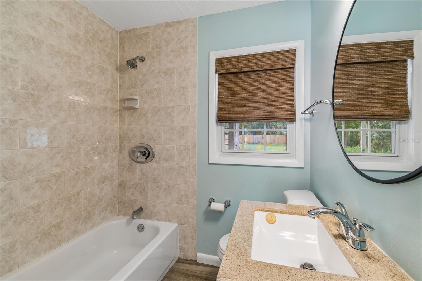 1304 E KNOLLWOOD ST — photo 19