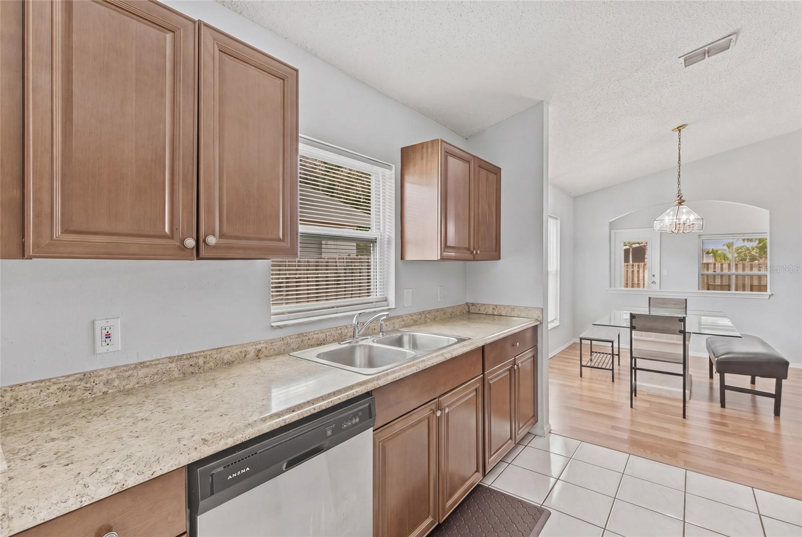 6808 YARDLEY OAKS CT — photo 32