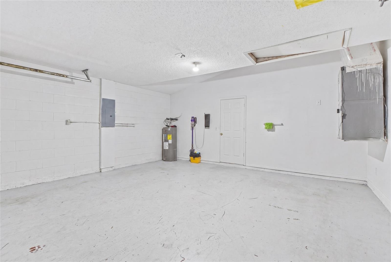 6808 YARDLEY OAKS CT — photo 53